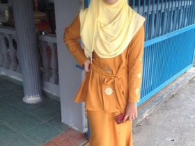 Muslim hijabi girl gets naughty in indo porn video