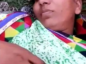 Mature bhabhi gets naughty in the open air