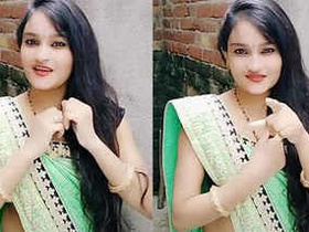 Aarti Singh, the cute college doll, flaunts her navel