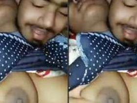 Desi couple records themselves kissing and fondling each other's XXX boobs