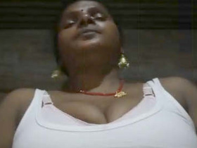 Desi bhabhi rides cock with pleasure