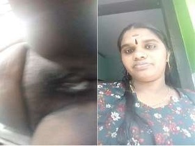 College girl's first time watching village bhabhi's mms