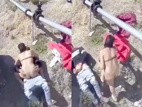 Desi couple enjoys outdoor sex in the daytime