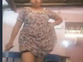 Tamil girl masturbates in front of camera