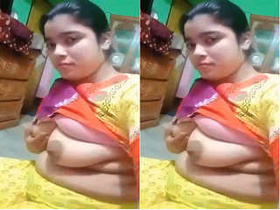 Boudi's exclusive video of her showing off her tits and pussy