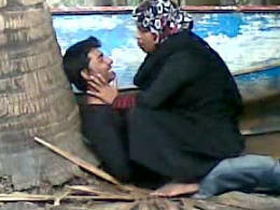 Desi couple gets caught in the act of outdoor sex