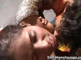 Indian couple enjoys steamy sex in hotel room