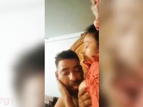 Bangladeshi wife shows off her boobs in steamy MMS