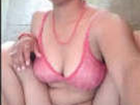 Bhabhi records her nude selfie for her lover, must-watch her face