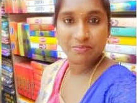 Horny Tamil bhabhi gets naked on video call