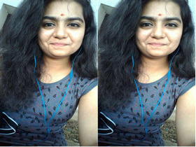 Exclusive Tamil video of a sexy girl giving a blowjob and getting fucked