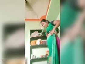 Indian housewife gives a handjob to her lover in a steamy video