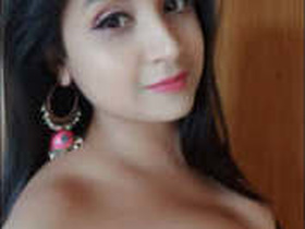 Indian college student flaunts her beauty and sensuality
