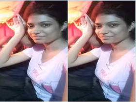 Amateur Indian girl strips down and flaunts her naked body in exclusive video