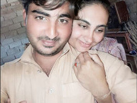 Indian wife gets down and dirty in the bedroom