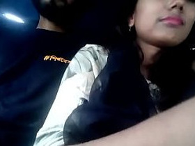 Desi lover enjoys a passionate romance in the back of a taxi