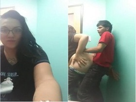 College girl enjoys a blowjob from her boyfriend