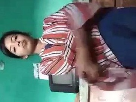 Indian girl strips naked and poses for solo nude selfie