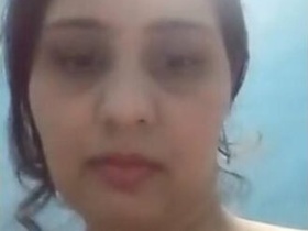 Aunty's naughty selfies reveal big boobs and bum