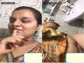 Aunty fucker enjoys a blowjob from her Indian girlfriend