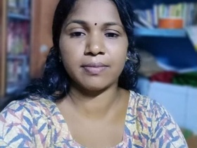 South Indian bhabhi flaunts her boobs in a video call