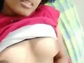 Tamil girlfriend pleasures herself in explicit video