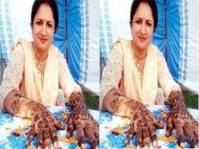 Village Bhabhi gets naughty in a solo mms