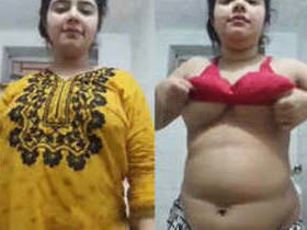 Busty Indian girl flaunts her body