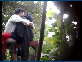 Mumbai couple has public sex in a park