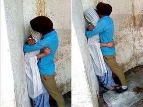 College girlfriend gets fucked by her boyfriend in the backyard