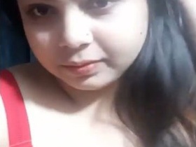 Bigbub Bhabi flaunts her ample bosom in a steamy video