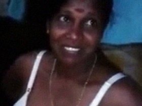 Kerala Vedi with big boobs strips naked in nude desi randi video