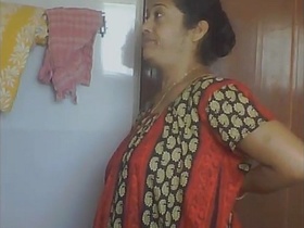 Desi aunty enjoying bathroom masturbation
