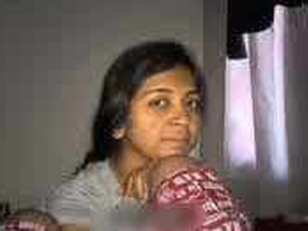 Mallu menina Anuja gives blowjob to her husband's friend in public