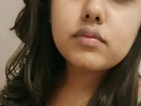 Adorable Indian girlfriend takes a selfie